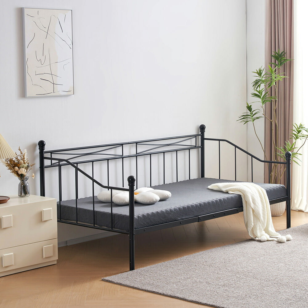 【ブラック/ホワイト】 パイプベッド ベッドフレーム 折り畳み 軽量 持ち運び 組立簡単 ベッド 下収納 シングルベッド 収納 コンパクト 白 黒 2色展開 省スペース 一人暮らし 単身赴任 新生活 通気性 寮