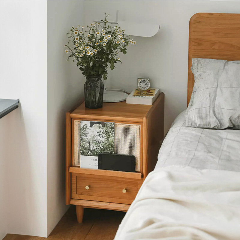 Casaconer | ナイトテーブル・木製・天然木・おしゃれ・シンプル・収納付き・小物収納・47