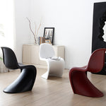繊維強化プラスチック 椅子 パントンチェア Panton Chair デザイナーズチェア 異形チェア モダン 北欧風 おしゃれ ラグジュアリー 赤 レッド 黒 ブラック 白 ホワイト 造形美 クリエイティブ ダイニングチェア 書斎チェア インテリア家具 FRP