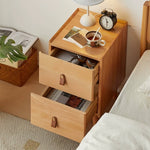 Casaconer | ほぼ完成品・脚の取り付けが必要・ナイトテーブル・サイドテーブル・ベッドサイドチェスト・ベッドサイド・木製・収納・おしゃれ・コンセント・引き出し・シンプル・モダン・ナチュラル・寝室収納・読書・スリム・コンパクト・ダークブラウン・ナチュラル