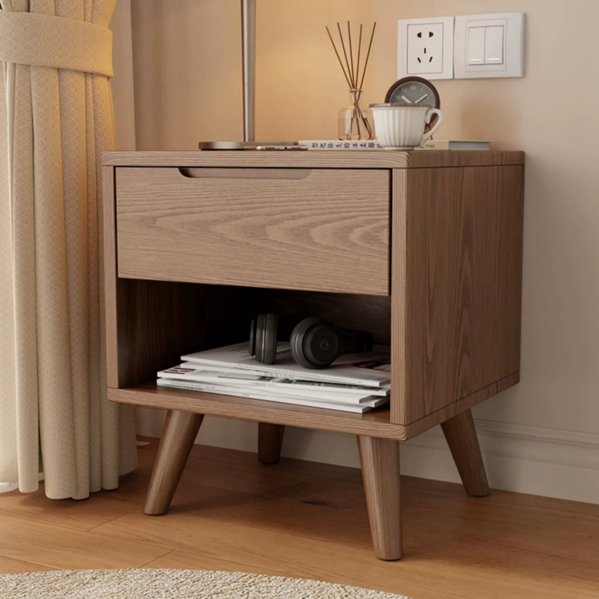 Casaconer | ナイトテーブル・木製ナイトテーブル・天然木・北欧・おしゃれ・収納・小物収納・寝室・幅45