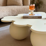 Casaconer | センターテーブル・花型デザイン・幅85cm・ローテーブル・ロースタイル・丸脚・モダン・リビング・おしゃれ・艶消し・2色選択