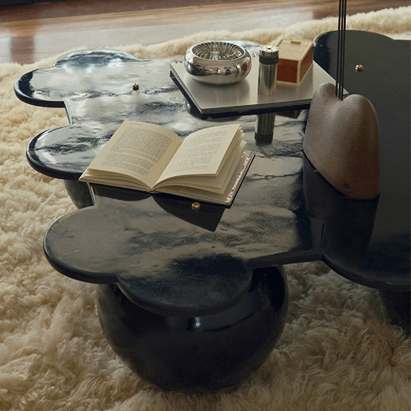 Casaconer | センターテーブル・花型デザイン・幅85cm・ローテーブル・ロースタイル・丸脚・モダン・リビング・おしゃれ・艶消し・2色選択