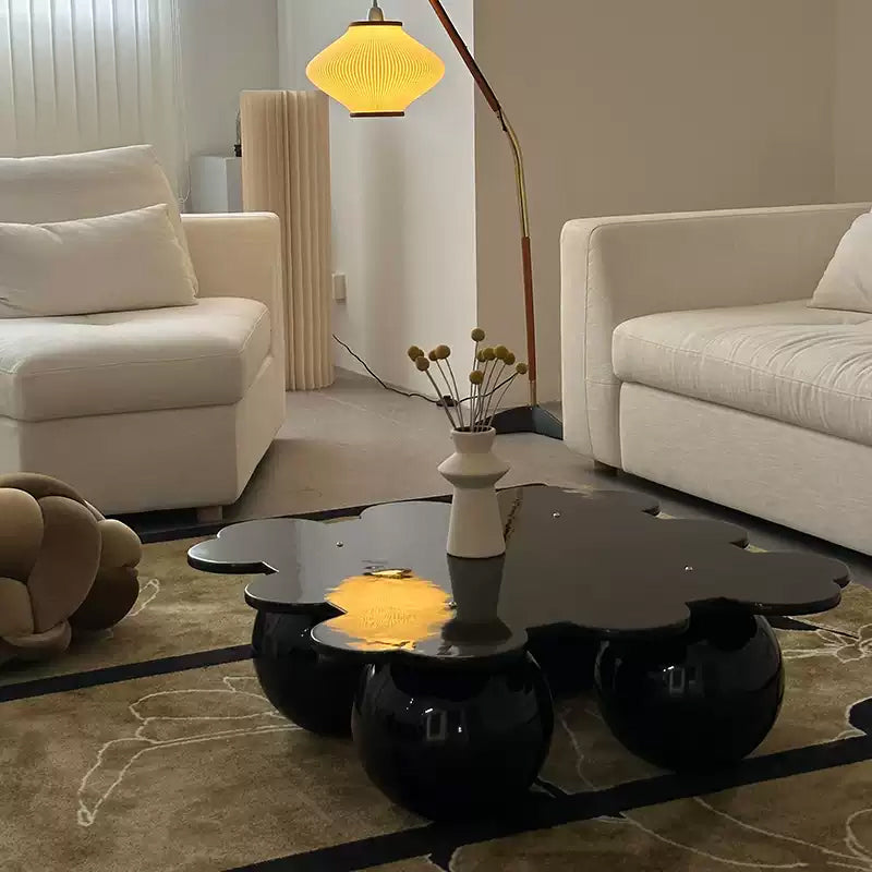 Casaconer | センターテーブル・花型デザイン・幅85cm・ローテーブル・ロースタイル・丸脚・モダン・リビング・おしゃれ・艶消し・2色選択