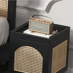 サイドテーブル,ナイトテーブル,レトロ,収納,リビング,寝室,無垢材,ベッドルーム,天然木,ラタン,特徴