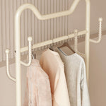 ハンガーラック ダブルバー仕様 幅60cm／80cm スチール製 キャスター付き（ストッパー機能） 収納カゴ付き コートハンガー 洋服掛け 寝室 ベッドサイド ブラック／ホワイト モダン かわいい