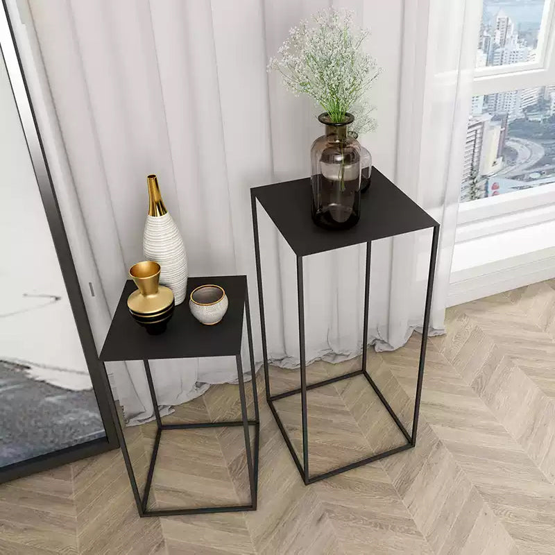 スチール製 ディスプレイラック 完成品 サイドテーブル 高さ54cm／74cm 置物スタンド 壁寄せラック インテリア展示台 マットブラック シンプルデザイン オフィス・リビング収納