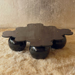 Casaconer | センターテーブル・花型デザイン・幅85cm・ローテーブル・ロースタイル・丸脚・モダン・リビング・おしゃれ・艶消し・2色選択